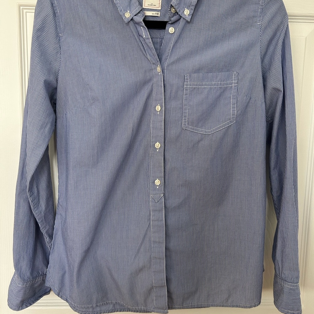 GAP Tailored Blue and White Striped Shirt